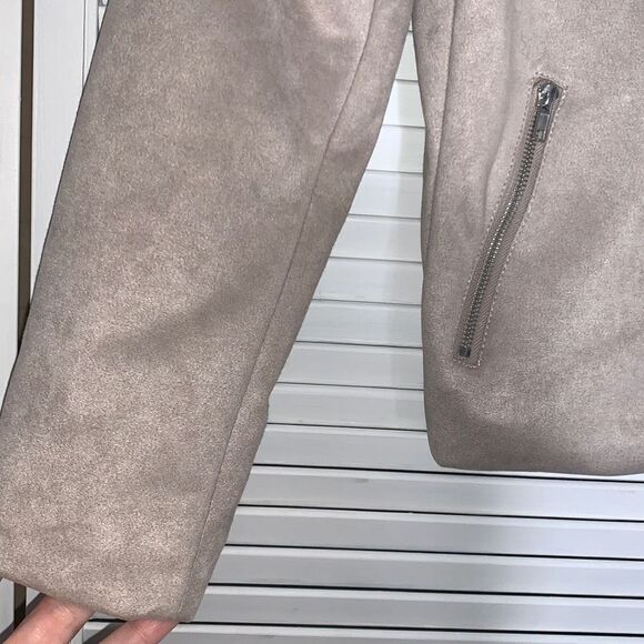 Maurice’s Faux Suede Beige Zip Up Jacket Size Large - Picture 3 of 15
